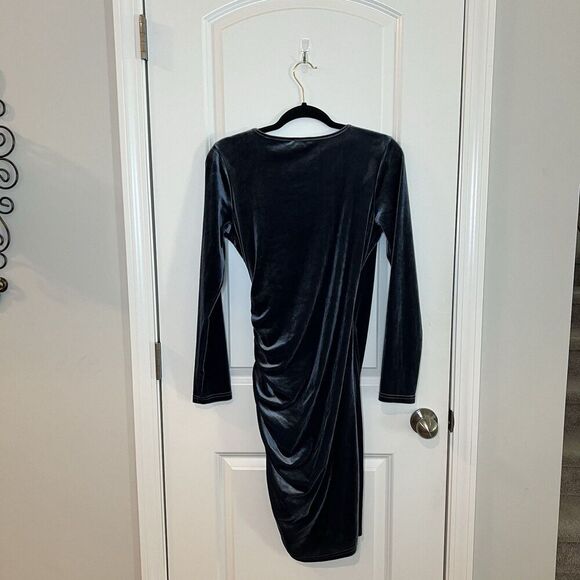 Guberry Women’s  Dress  Bodycon Velour Medium Prom Homecoming Wedding - Picture 2 of 5